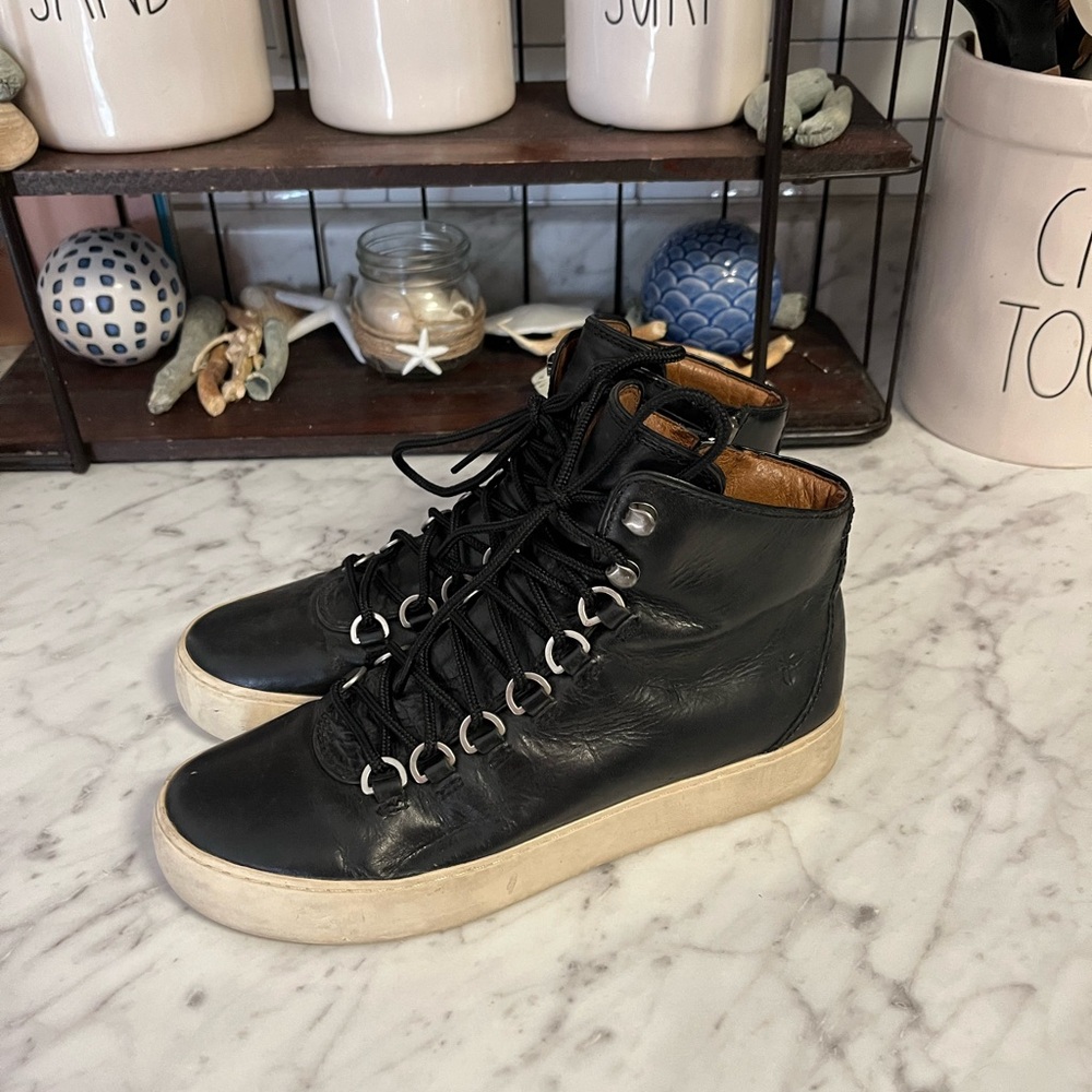 Frye Leather women’s ankle boot - Picture 3 of 7